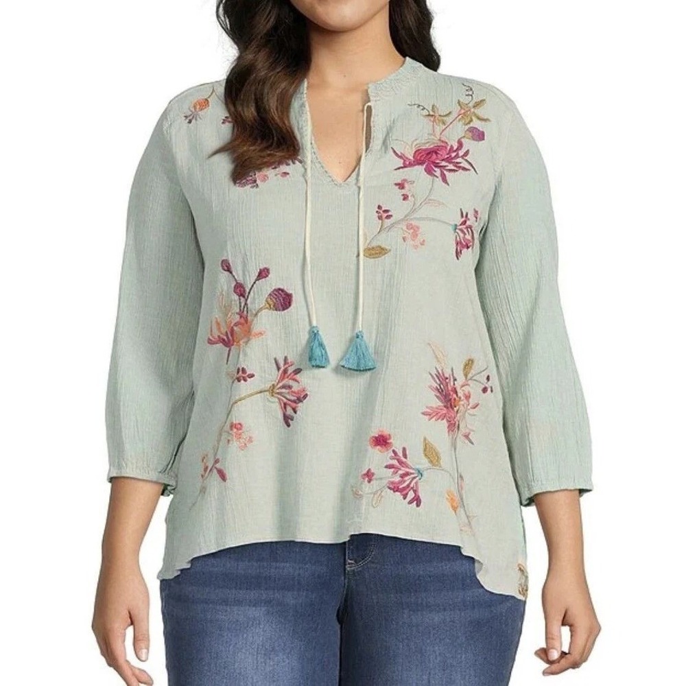 Johnny Was Viviana Effortless Blouse Size S Green Floral Embroidered Silk Back